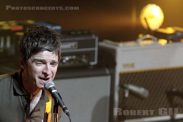 NOEL GALLAGHER'S HIGH FLYING BIRDS - 2011-12-06 - PARIS - Casino de Paris - 